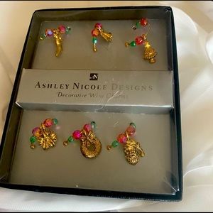 Decorative wine charms ***